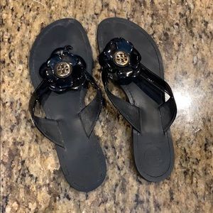 Tory Burch flip flops — black